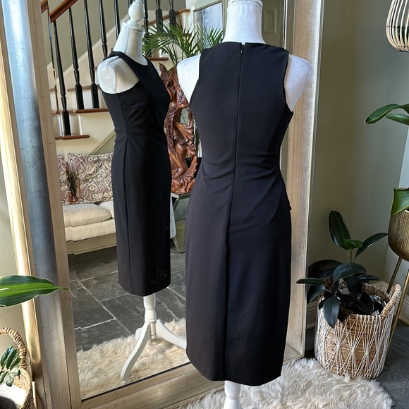 BLACK & WHITE SHIFT DRESS - Picture 4 of 5